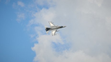Украйна загуби F-16 при руската атака с рекорден брой дронове и ракети тази нощ