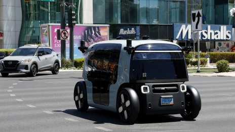 Звено на Amazon пуска услуга с роботаксита в Лас Вегас