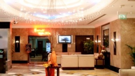 Дубайски хотел предостави безплатен доживотен престой на бебе, родено във фоайе