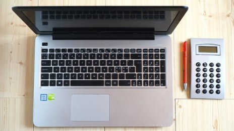 КЗК иска намаление на таксата за финансов надзор на застрахователните брокери