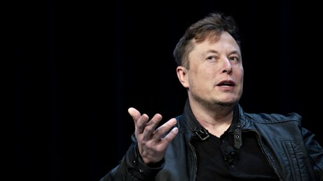 Мъск обвини Apple, че иска да свали Twitter от магазина ѝ за приложения