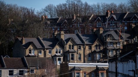 Ръстът на цените на жилищата във Великобритания се сви до 7-месечно дъно