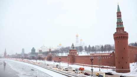 Макрон към Путин: Трябва да избегнем войната и да изградим доверие*