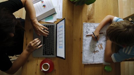 Деница Сачева ще предложи родителите на малки ученици да работят гъвкаво през лятната ваканция