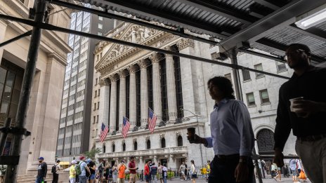 Притесненията около Близкия изток помрачават настроенията на Wall Street*