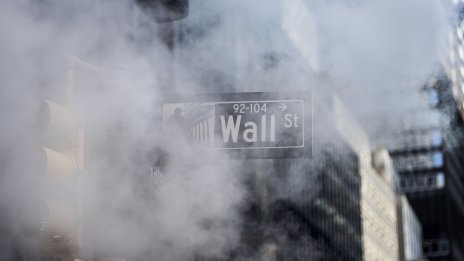 Wall Street се срина заради ястребово изказване на Пауъл 