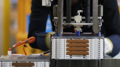 Китай затяга ограниченията върху износа на суровини за енергийния преход