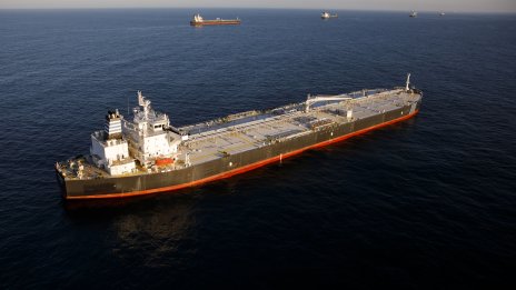 Фючърсите върху сорта Брент поевтиняват с над 3%*