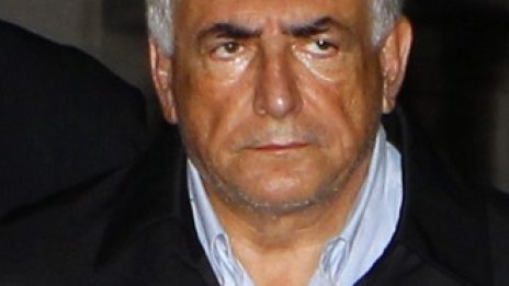 Бляскавата кариера на Доминик-Строс Кан в МВФ приключва със скандал