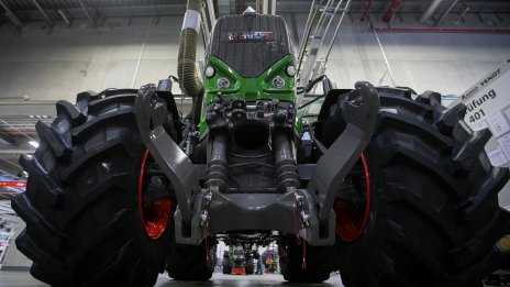 Слабостта в германската промишленост продължава със спад на поръчките