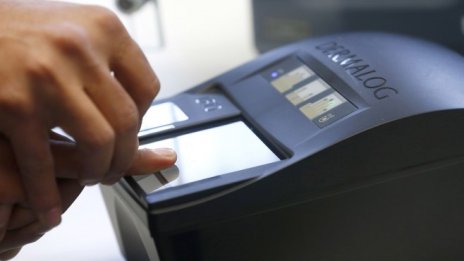 Четири международни компании в конкуренция за създаването на новите лични карти