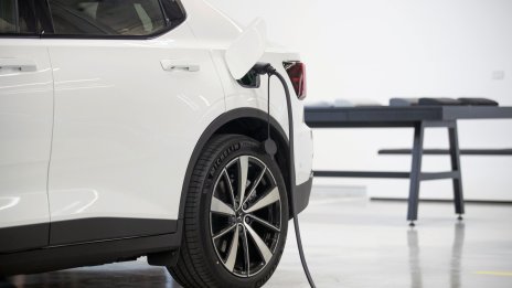 Polestar дава тласък на растежа си с 1,6 млрд. долара, предоставени от акционери