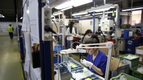 Изненадващ спад от 10% на германския износ през юли буди нови тревоги за растежа