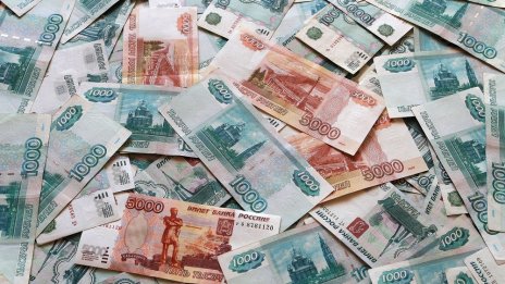 С подкрепата на войната в Иран рублата е най-добре представящата се световна валута