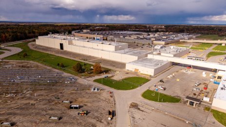 General Motors премахва 3300 работници от своите заводи за електромобили и батерии