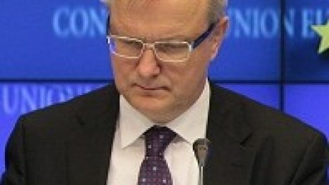 Оли Рен: Спешно трябва да приемем нови мерки за стабилизиране на еврото