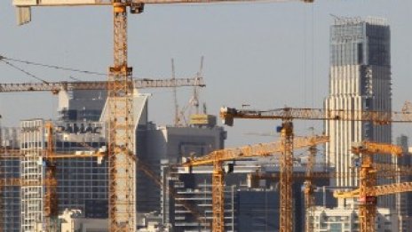 Спадът на имотния пазар в Дубай засяга тежко строителните компании