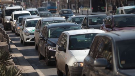 Леките коли ще блокират запалването, ако водачът е употребил алкохол
