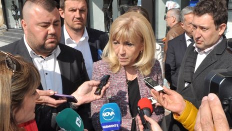 П. Аврамова: Ще продължим да търсим диалог с превозвачите за тол системата