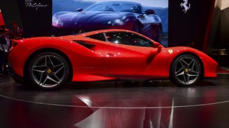Ferrari прави крачка напред към намирането на наследник на Луис Камилери