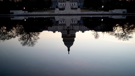 Дългата сянка на растящия американски дълг