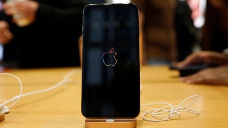 Акциите на Apple са близо до мечата територия