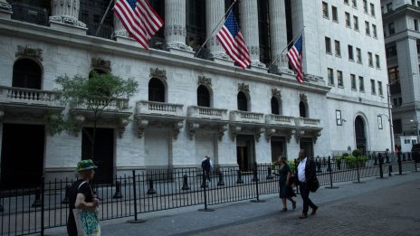 Dow Jones достигна ново дъно