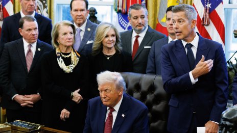 Тръмп застава зад двигателя с вътрешно горене с предложение за промяна в регулациите