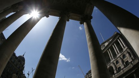 АЦБ предупреди застрахователите, че може да се наложи да увеличат резервите си