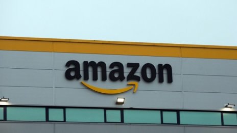 Amazon предлага помощ на  Байдън с разпространението на ваксините