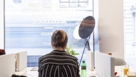 Най-големият оператор на гъвкави офиси в света затваря още обекти