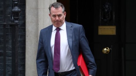 Лиъм Фокс: Шансовете за хаотичен Brexit са 60%