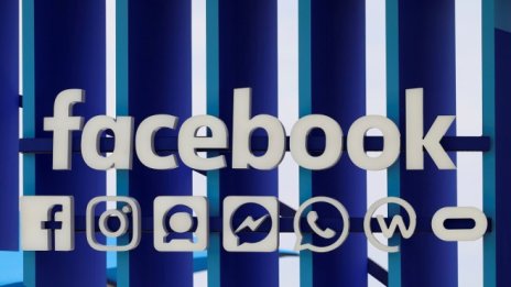 Facebook иска да засили връзките си с банките