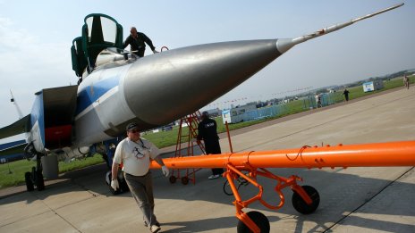 Украйна съобщи за отразени 4 свръхзвукови ракети "Кинжал" и вероятно поразен МиГ-31