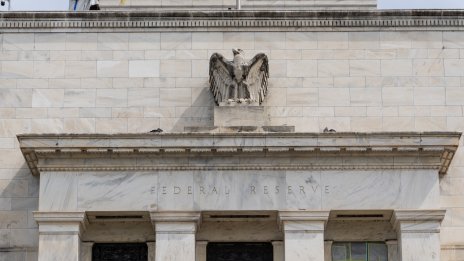 Какви са рисковете от овладяването на Фед от Тръмп?