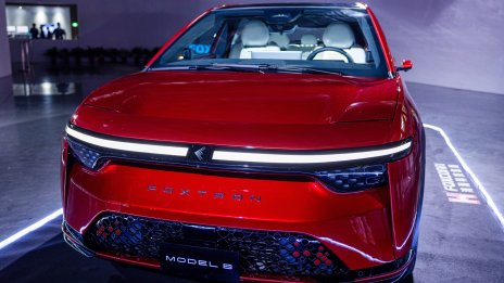 Foxconn ще използва изкуствен интелект, за да се наложи при електромобилите