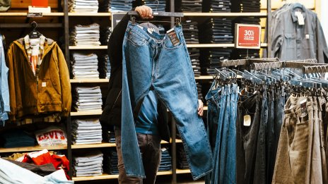 Levi Strauss повиши годишните си прогнози на фона на стабилно търсене в Европа