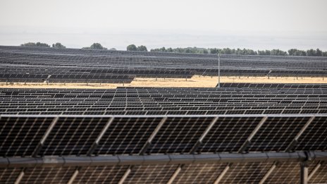 Заработи най-големият фотоволтаичен парк в Румъния