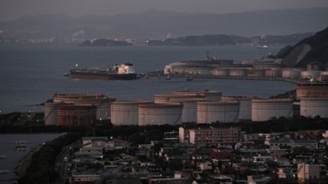 Цената на петрола се изстреля до близо триседмичен връх*