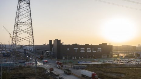 Tesla и други концерни се подготвят да възобновят дейност в Шанхай