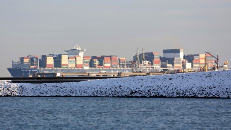 Търсенето на логистични площи в големите пристанищни градове расте главоломно