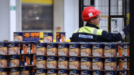 По-слабото търсене в Европа засегна резултатите на Akzo Nobel