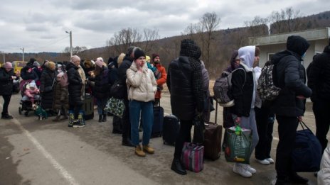 Кабинетът прие нов план за временна закрила