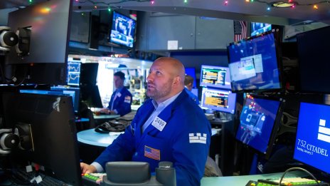 Щатските индекси поеха нагоре в обрат след решението на Фед за лихвите