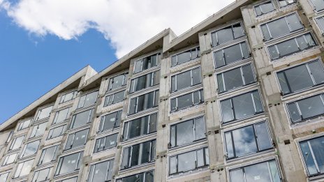 Цените на жилищата в Европа намаляват, но не се задава срив