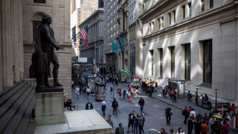 Dow и S&P 500 с първи спадове от три дни насам