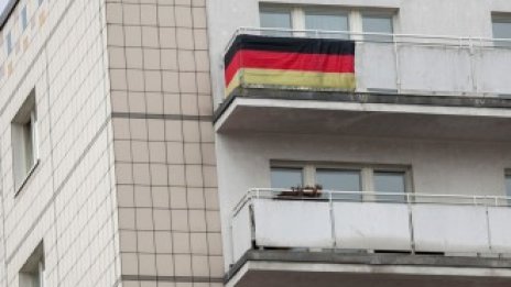 Германски депутати оспорват в съда замразяването на наемите в Берлин