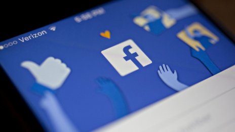 Бизнесът на Facebook расте, но с по-бавни темпове 