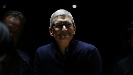 Apple обмисля правни действия срещу имиграционния указ на Тръмп