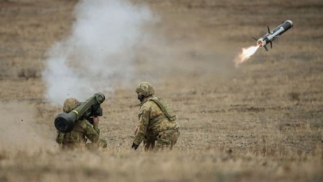 Фарът на надеждата едва ли скоро ще освети пътя на Украйна